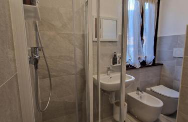 Charming Home with Private Patio near Swiss Border and Transport - Daisy, Loggiadeifiori - Photo 7