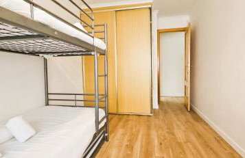 Modern 3 Bed Flat - Beaches, Expo & City Fun - Your Gateway to Lisbon - Foto 35