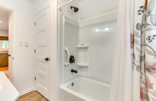 Lakefront Cottage Near Snowmobiling and Nubs Nob! - Foto 16