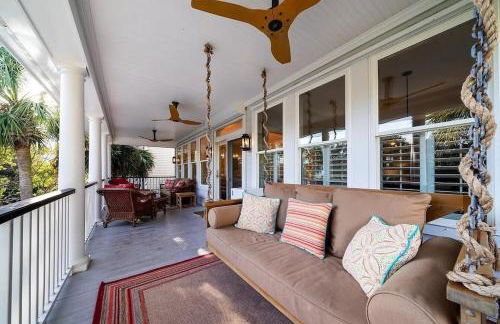 Backyard Oasis- Steps 2 Beach, Private Pool & Bar, Sleeps 16, 7 Bedrooms 5 and a half bathrooms "The Lucky Penny" - Foto 12