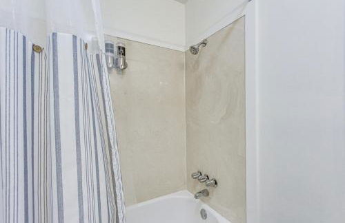 Inviting Home with Golf Course View in Diamondhead! - Foto 15