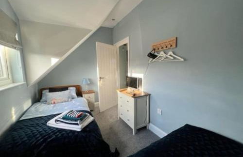 Orchard Lodge-Coastal Retreat, newly built hideaway with village views and private terrace - Foto 34