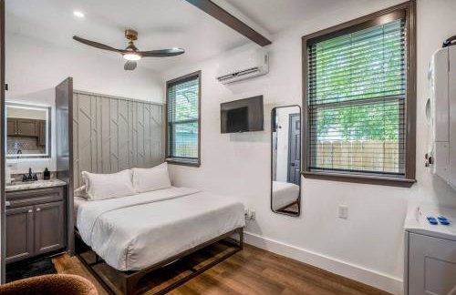 HTX Ultra Studio Suite #3 - Photo 19