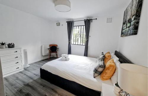 Comfy 2 bed Flat with free Parking, close to Tube - Foto 11