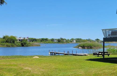 Waterfront Salt Pond House, water view and dock - Foto 6
