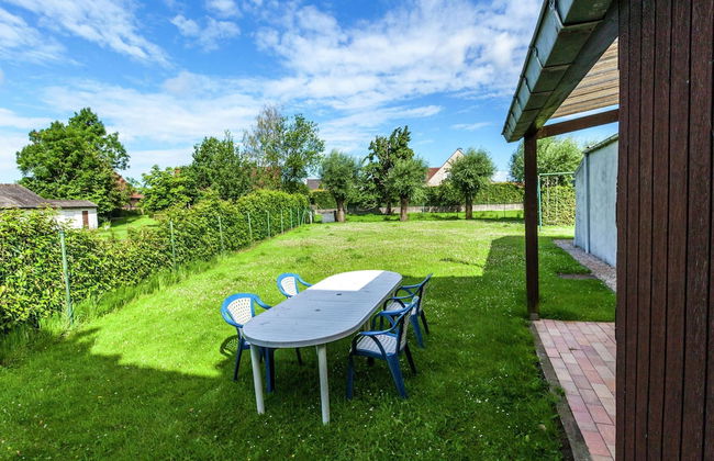 Quiet Cottage near Woods - Photo 21