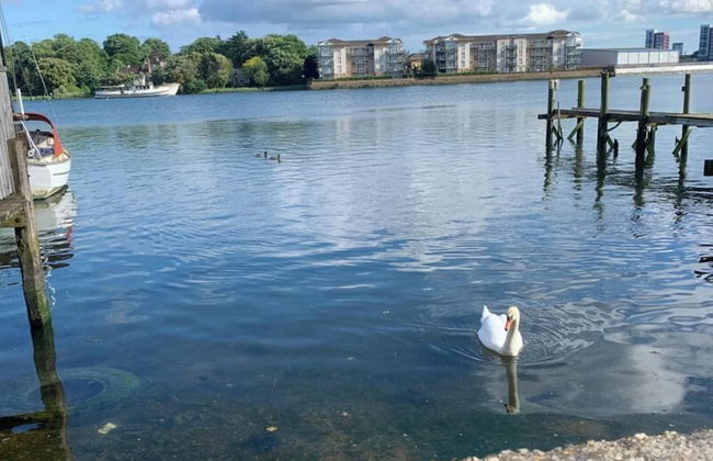 Apartment, Stylish 2 bed Riverside House, 2 Kingsize beds, Free Parking - Foto 2