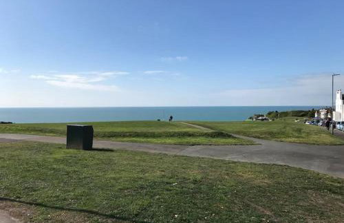 Apartment with own entrance & terrace on West Hill - Foto 18