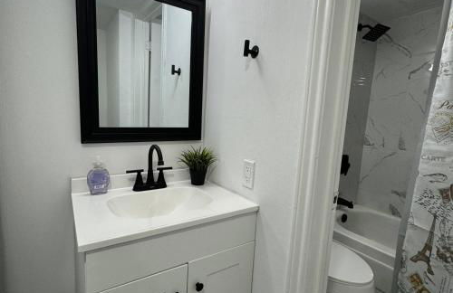 2-4 Dallas l FIFA READY l 5 Min from Love Field - Foto 24