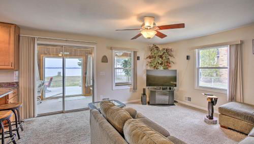 Peaceful Lakefront Houghton Lake Property with Patio - Foto 5