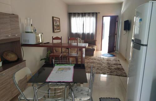 Casa agradável e confortável, com piscina - Foto 2
