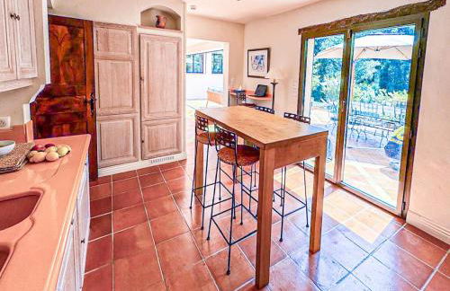 Superbe villa de 5 suites, climatisation, piscine, tennis, hauteurs de St Paul - Foto 52