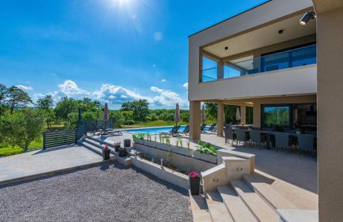 Villa Silente, modern and luxurious villa hugged by nature - Foto 17