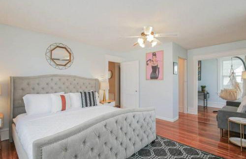 AC 6BR 2BA Quiet Retreat Central Location - Foto 3