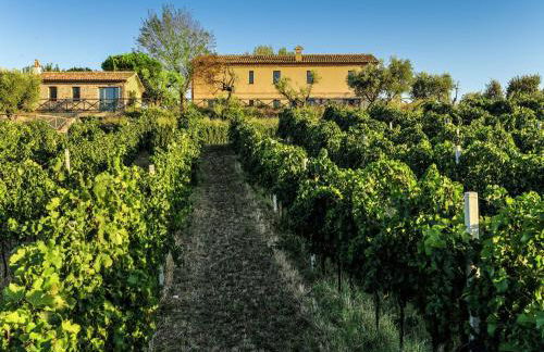 Villa w/ Wine Tours Near Beach - Photo 68