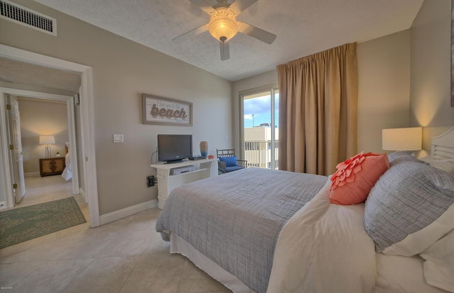 Cozy Condominium with Astonishing View from Spacious Balcony - Unit 0401 by RedAwning - Foto 4