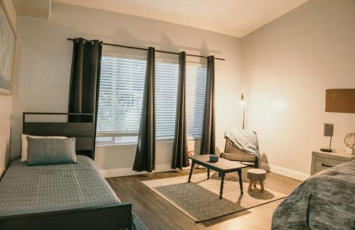 Stunning Home with Pool, Game Room and Firepit - Photo 27