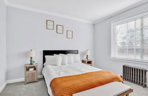 1st Floor 2BD Near Duke & Downtown - Photo 11