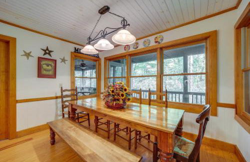 Creekside Family Retreat by Waterfalls and Hiking! - Foto 15