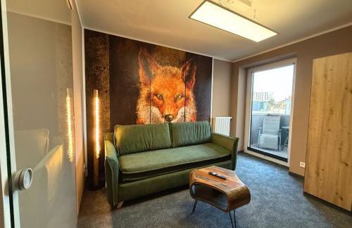 VYLD Fuchs Suite - Urban, Aufzug & Balkon - Foto 13