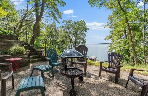 Sandy Beach Family Getaway with Fire Pit and Deck! - Foto 43