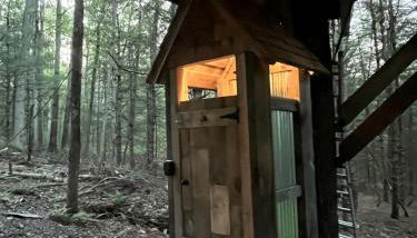 Eco-Friendly, Abstract Treehouse Surrounded by Wildlife and Hiking Trails For a Special Getaway in Sparrow Bush, New York - Foto 4