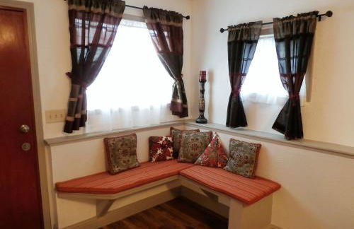 NEW CHARMING 2 BEDROOMS UNIT CLOSE TO EVERYTHING - Foto 3