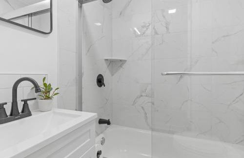 Lawrenceville Central !2 Stylish and Quiet One Bedroom Apartment with Free Street Parking - Foto 8