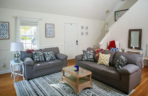 Serene Lakefront Home with Hot Tub and Boat for Rent! - Foto 4