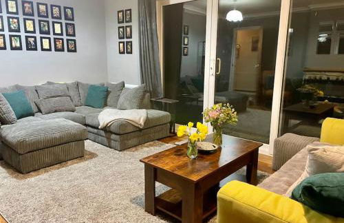 Stunning Charmouth Property with Bay views! - Photo 51