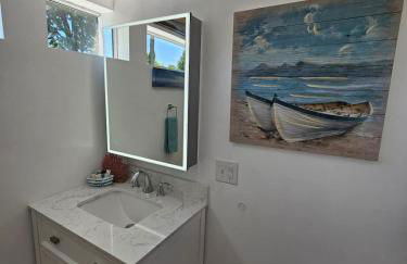 SeaSide Lake-Front Cottage - Foto 19