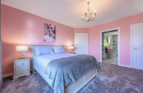 Lilys Pink House - Photo 8