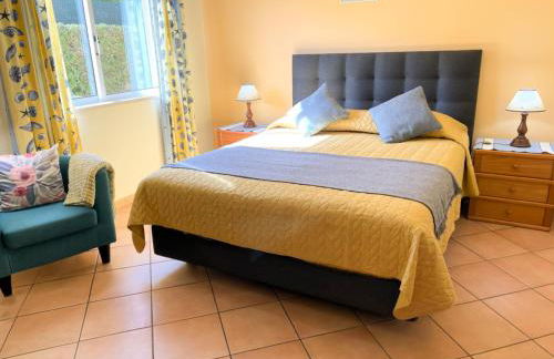 VILLA EBER - independent 1 & 2 bedroom apartments, pool, air con, fast Wi-Fi, near old town of Albufeira and beaches - Foto 27