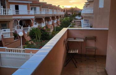 2 bedroom apartment with a pool - Foto 31