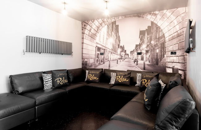 The Sailing Club - 6 Bedroom Hot Tub Town Centre - Photo 26