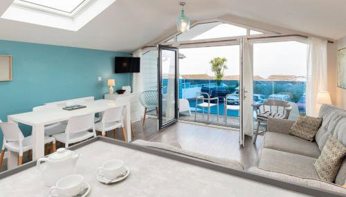 Seaside 3BD Retreat with Balcony & Stunning Views - Foto 5