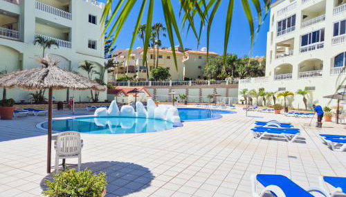 Mona Golf - South Tenerife - Aircon, private parking with heated pool - Foto 1, sunbed