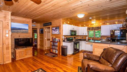 Couples Getaway Log Cabin in the White Mountains - Foto 3