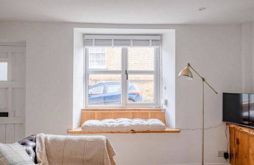 Cosy Cottage in Crewkerne Free on Street Parking - Photo 6