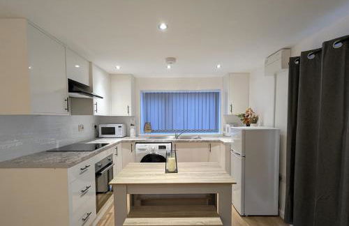 Newly Furnished Guest House Near City Centre - Foto 1