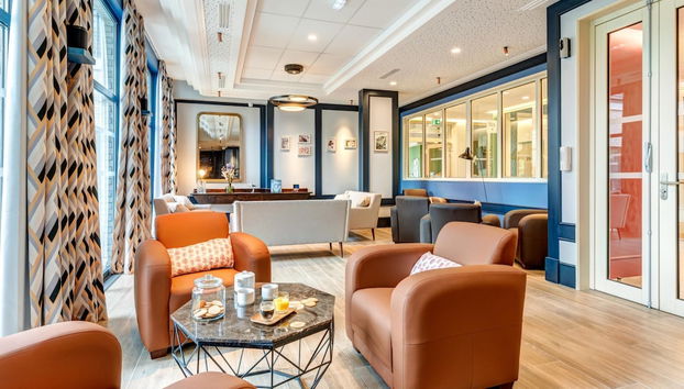 Coin salon dans le hall