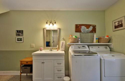 Chittenden Farmhouse - Historic 4BR, 2BA, 20 Min to Skiing, 7 Min to Mountaintop Resort - Foto 36