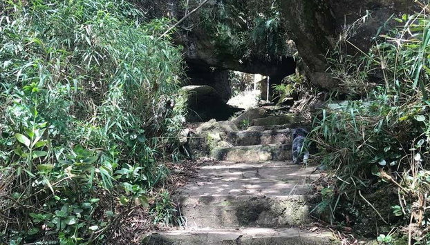 Senderismo por las cuevas de Tenjo - Foto 4, Acercándonos a las grutas