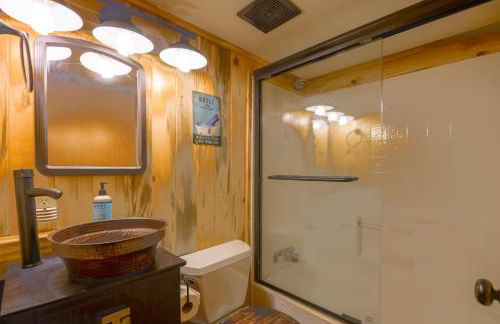 Near Lake Almanor and Golf Cozy Cabin! - Foto 13