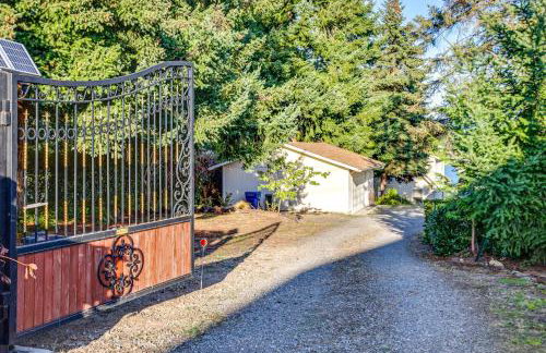 Lakefront Home with Fire Pit, Dock in Kent! - Foto 35