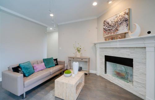 Near Joe Pool Lake! Luxe Getaway with Shared Pool - Foto 5