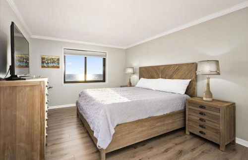 Oceanfront 2 Bedroom Modern Beach Condo w Pool - Foto 20
