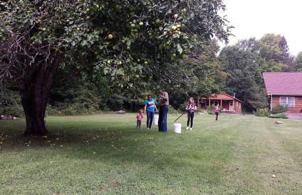 Charming Cabin Rental with Private Front Deck near Bangor, Maine - Foto 16