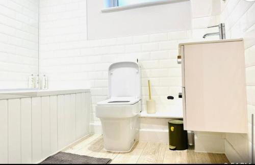 Dover port town centre Comfy Flat with Parking - Foto 7