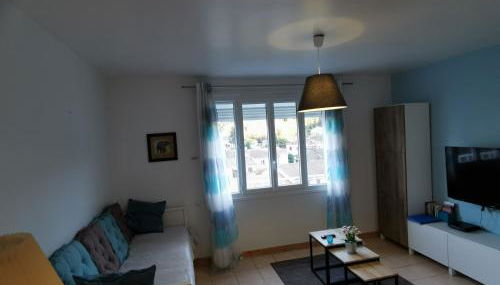 STUDIO 2 étoiles Rénové Proche des THERMES - Photo 2